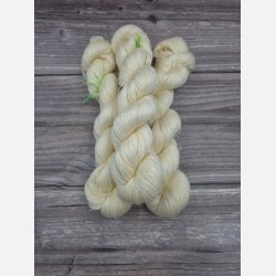 Silky singles 600 m Ufarvet Hvid