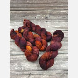 Silky Yak Singles : M�rkeravn