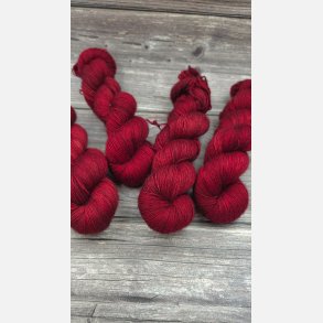 Silky Yak Singles : M�rkerose