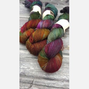 Silky Singles Lace :  Vildskov